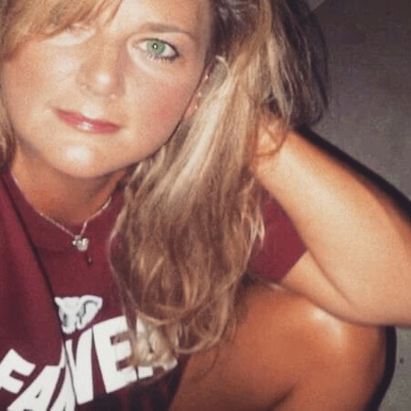 Meet your Posher, Candice - Picture 1 of 10